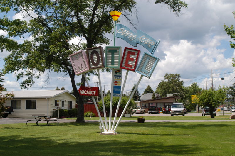 Diesels Motel (Cappys Motel) - June 2003 (newer photo)
